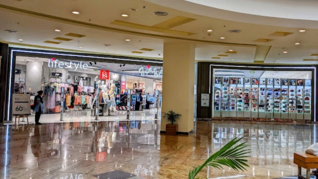Shops-and-stores-fiza-mall